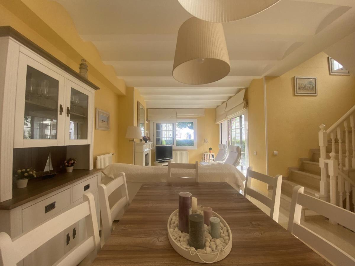 R17 Casa Merce Rodoreda Calafell Buitenkant foto