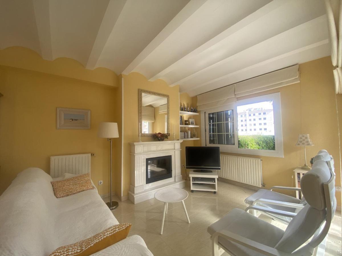 R17 Casa Merce Rodoreda Calafell Buitenkant foto
